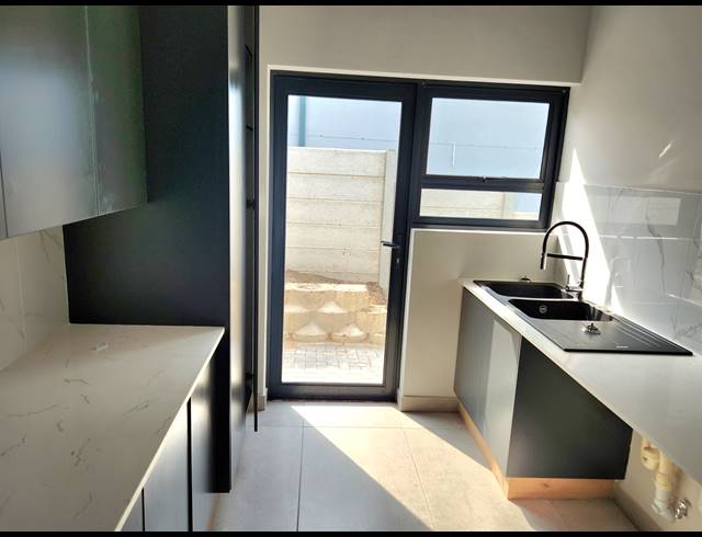 3 BEDROOM DUET FOR SALE IN ISLAND VIEW
